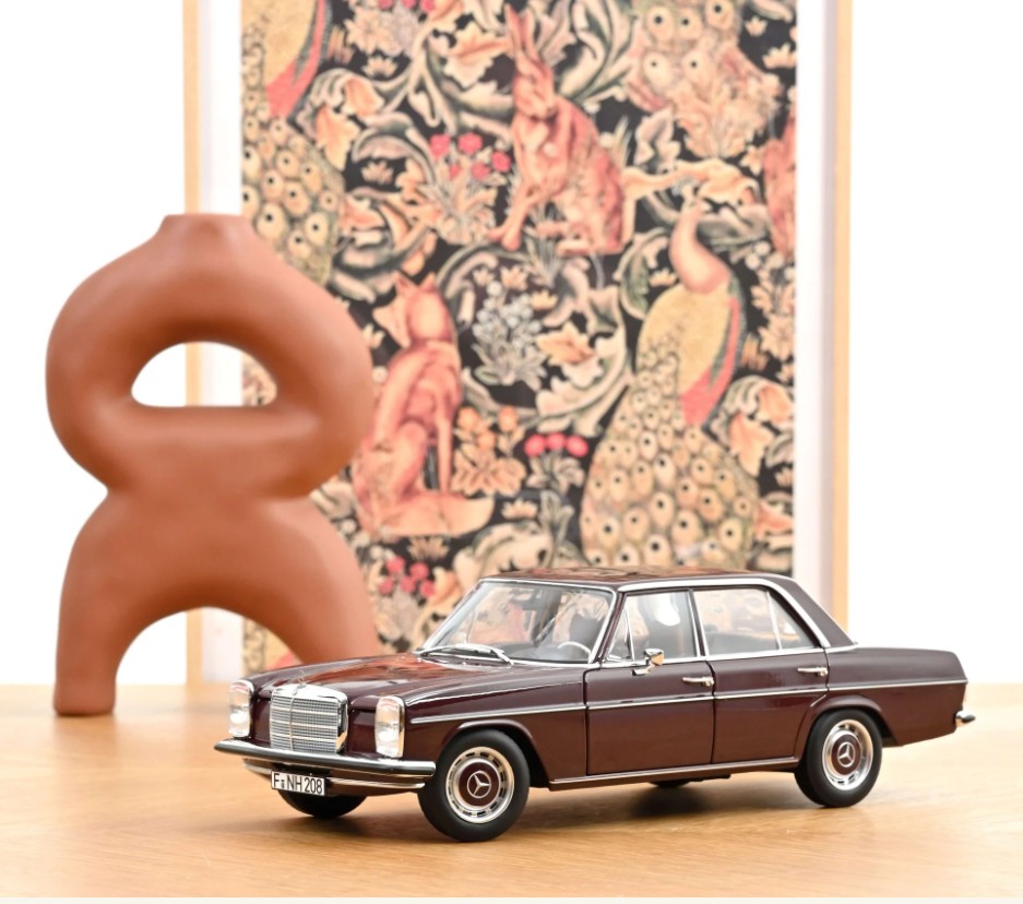 Mercedes-Benz 200 del 1968